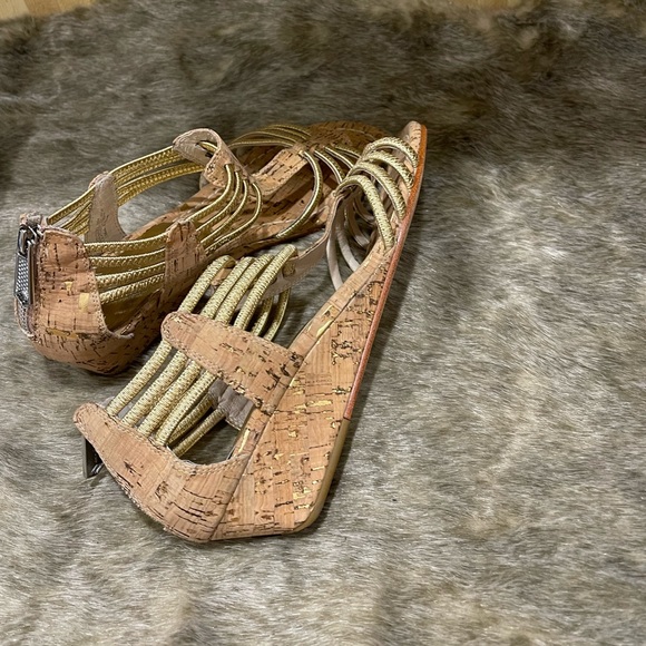 Donald J Pliner Gold Braided Rope Strappy Low Gladiator Sandals - Picture 3 of 8